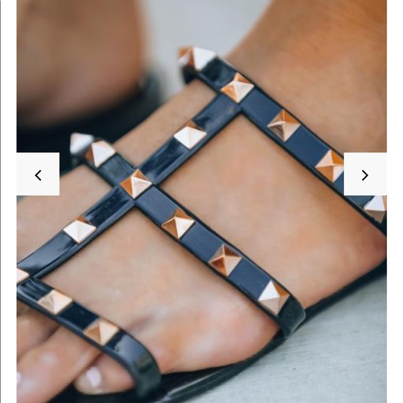 💚NIB Rockstud caged flat sandals size 6/ 6.5 - Picture 7 of 8